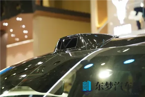 国产豪华旗舰SUV新王炸！岚图旗舰泰山亮相郑州国际车展-2