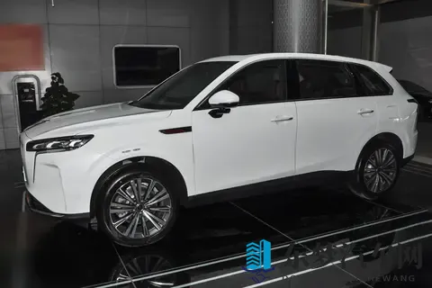 红旗HS6 PHEV即将预售：15T插混动力，中式美学内饰升级-1