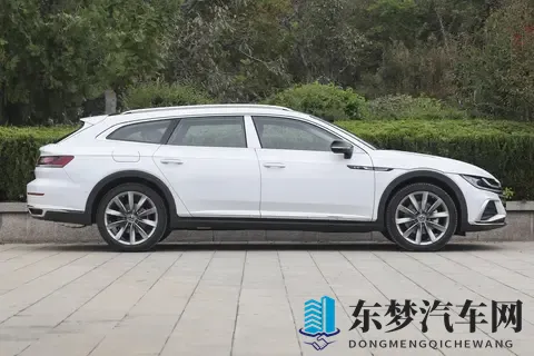 2025 款大众 CC 全系配置实测！三厢 _ 猎装怎么选？看完不花冤枉钱-1