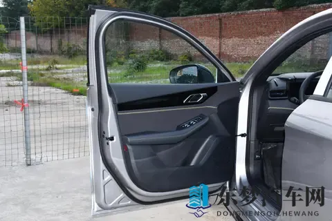 10万级燃油车新选择：深度体验第三代领克03-2