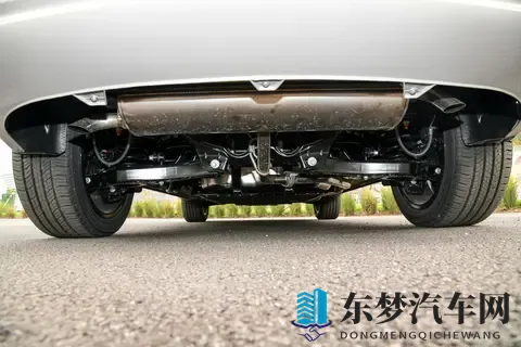 230km纯电续航+全时四驱!第三代蓝电E5 PLUS 自带露营大床房 喜欢吗-2