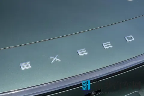 年轻人第一台C级车，星纪元ES来了，长续航+真智能+云台底盘-1