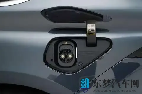 蔚来ET9到底咋样？80万级的国产车，我体验了一番-2