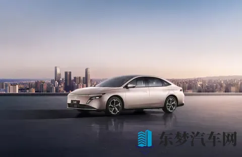 12万起售的日产N6，比银河A7贵3万，凭啥敢叫板自主插混？-3