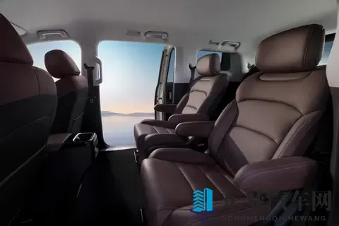 五菱星光730 PHEV：8万级7座家用车的务实之选-2