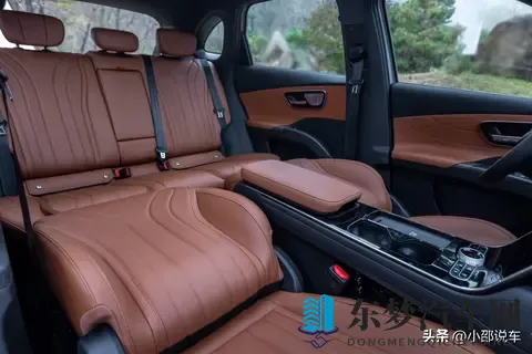 9万块的SUV，竟配了20万车才有的功能？奇瑞这波操作让人看不懂-2