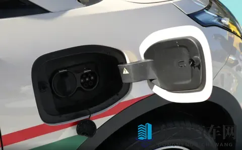 定位纯电小型车,纯电续航500km,AION UT Super值得选择吗?-2