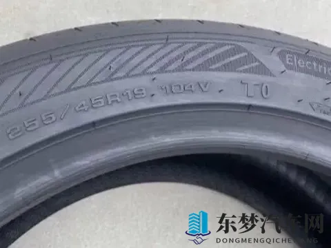 姨妈慧琳和小杰：慧琳与小杰的温馨时光-1