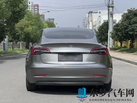 10万出头，圆你特斯拉梦！Model3代步通勤值不值？-3