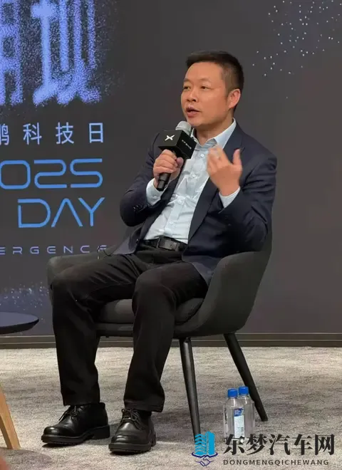 香蕉插进：香蕉巧妙嵌入美食佳肴