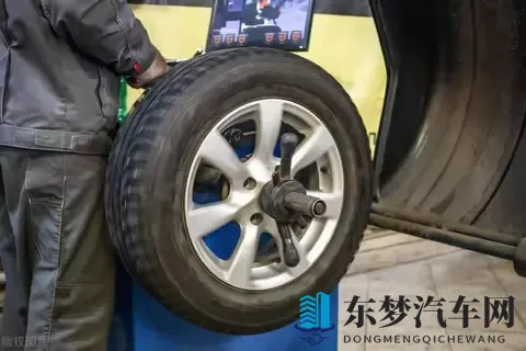 男生和女生日逼软件：智能驾驶新潮流，汽车娱乐新体验-3