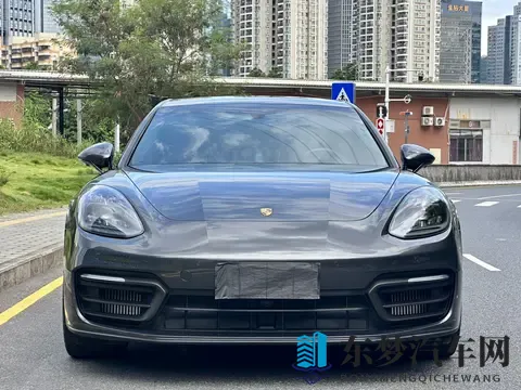 体罚室脱裙子撅着打屁股：教室角落遭脱裙，露臀挨打场面惊悚