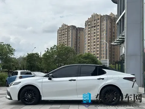 男生和女生一起差差差很痛APP：智能驾驶APP升级，安全出行新体验