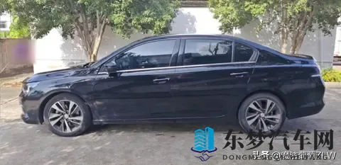 手动座椅配熏黑尾灯？标致这纪念版，是诚意还是套路-1