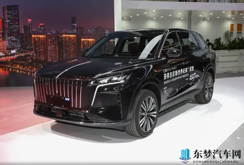 顶配带四驱!红旗HS6插混版广州亮相,预售1788万起-1