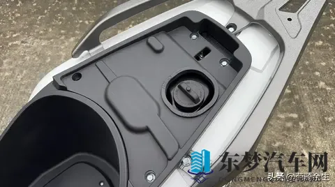 5380起！诺维娜M6 150踏板上市，150排量+ABS，通勤代步新选择！-2