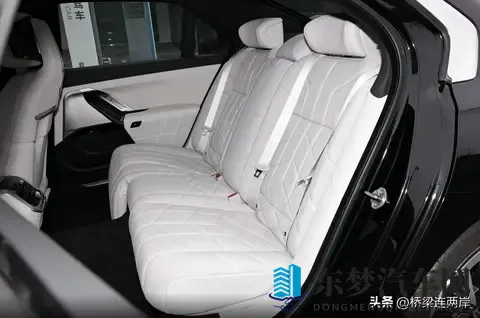 宝马7系919万起售，配置升级却砍掉四驱-3