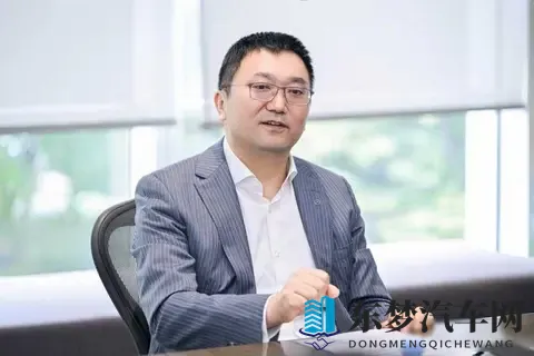 奔驰朋友圈全变红 百年老厂赌上未来？纯电CLA安全真能打？-1