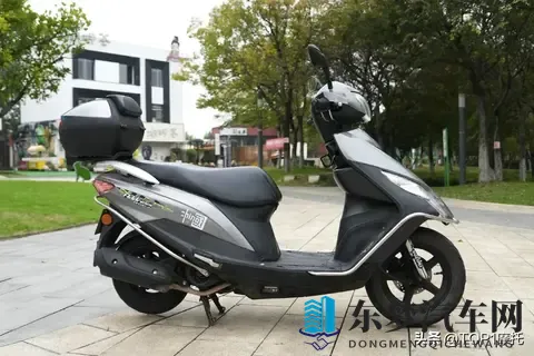 5年骑了37万公里!外卖小哥的铃木UU125还没到极限-1