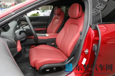 C级轿车再添“黑马”!置换补贴10000元,黄金增程+雪豹四驱,香-3