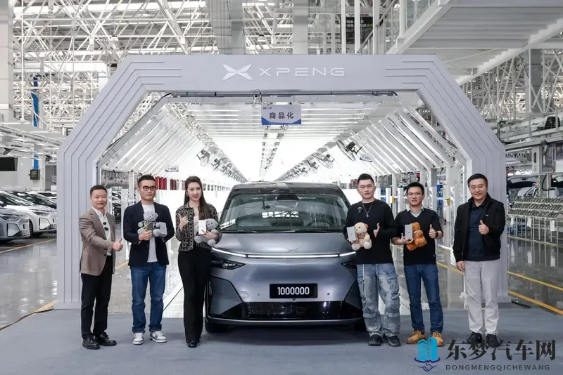 小鹏百万台里程碑达成，X9超级增程首批车主交付落地