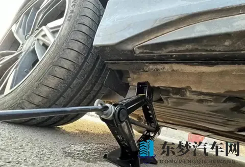 换胎必修课:尺寸之外,这两个关键数字才是安全与省油的真行家-1