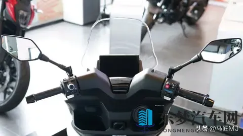 目前150平踏，好像只能推荐五羊本田NWT150！