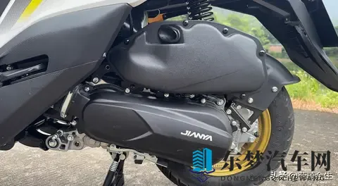 5380起！诺维娜M6 150踏板上市，150排量+ABS，通勤代步新选择！-3