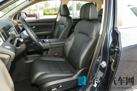 蓝电 E5 PLUS ，12万级插混SUV，带四驱、后排大屏，预售限时优惠2万-1