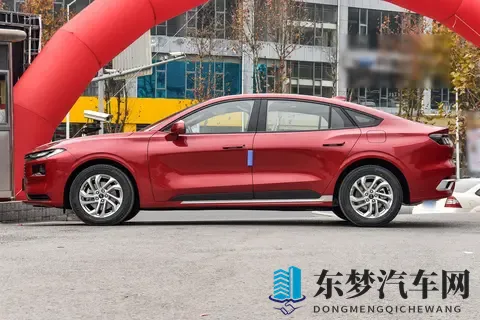 15万级家用车推荐！20T动力，轴距2945mm，油耗694L-1