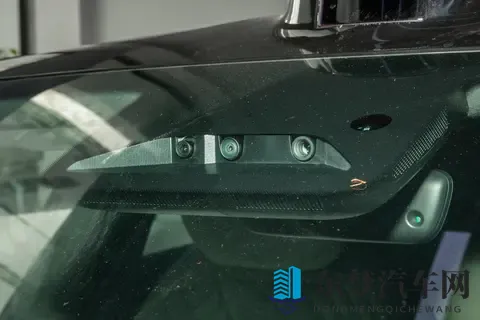 轴距达到3000mm，星途星纪元ES 2025款，纯电轿车中的实力派！-1