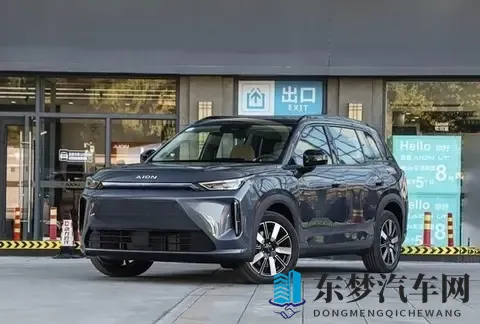 黑料反差:揭秘背后:光明与黑暗的鲜明对比-2