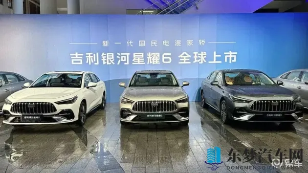 男生女生一起搓搓搓：汽车文化新潮流：个性、智能、绿色出行