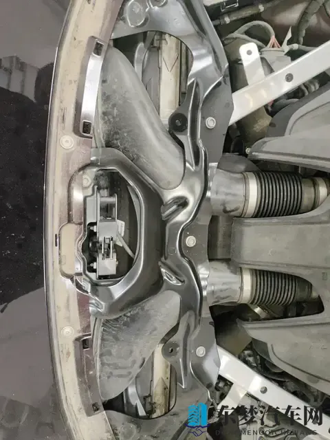 60多万拿下行政级座驾，二手保时捷Panamera29T值不值？-1