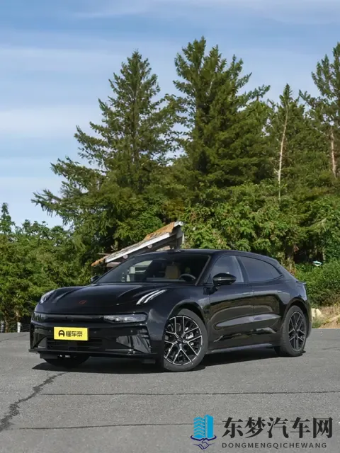 大学情侣在宿舍啪啪：校园情侣宿舍私密时刻-2