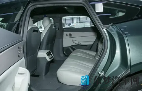 纯电车真能比油车香？这车20万级，纯电续航优秀，带劲不？-1