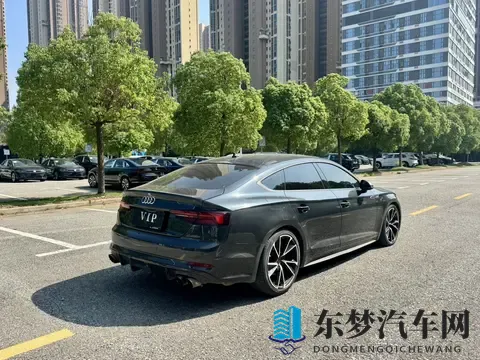 老师用刷子刷学生脚底心作文:教师以刷具惩戒学子脚心作文-2