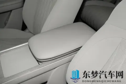 重塑豪华出行新标准：深度体验2025款星纪元ET增程版四驱至臻尊享-3