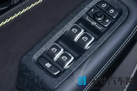 10万出头配154英寸大屏？领克03 2026款如何定义紧凑级家轿价值-3