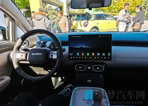 4万多，500公里续航，京东造出平民车-2