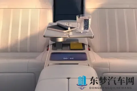 蔚来ET9:续航650km,900V快充,41秒破百,空悬+后轮转向-1