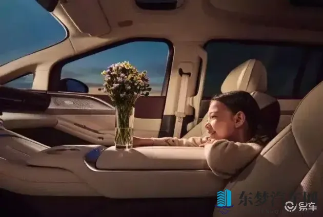 蓬莱仙的美东方之花蓬：东方韵味与现代科技碰撞，揭秘全新豪车传奇-1