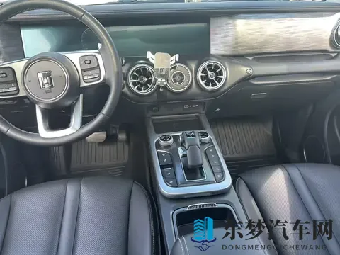 硬派越野触手可及，3万公里一手坦克300，圆你越野梦