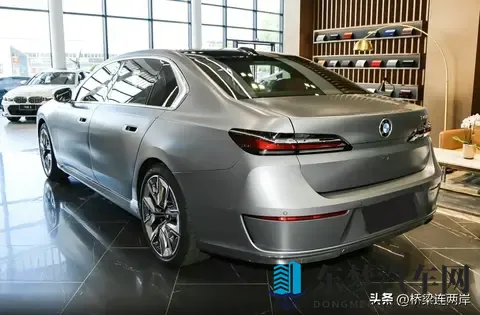 宝马7系919万起售，配置升级却砍掉四驱-1