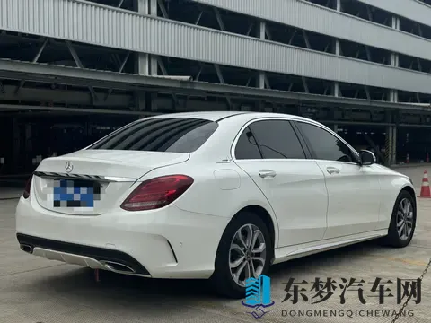 10万多拿下白色奔驰C级，圆你一个奔驰梦？-3