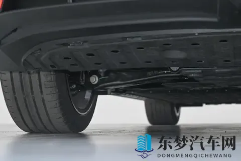 深蓝L06预售1399万元起，入门即满配，灵动外观+智能配置-1