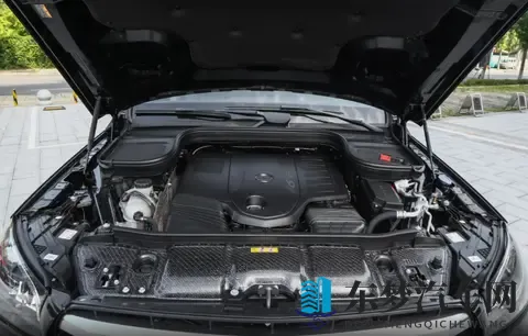 2026款奔驰GLS上市,入门车型配置提升,售价不变依旧自信-3