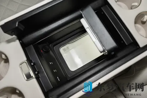 新车  3328万元起_六座增程SUV_纯电续航最高402公里 智己LS9上市-2