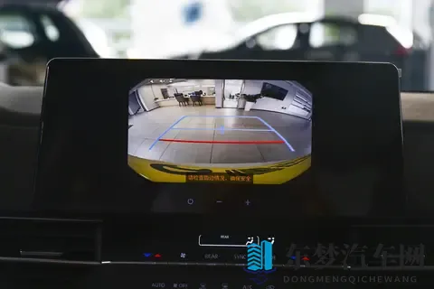 家用 MPV 首选：舒适版 vs 豪华版选谁？-1