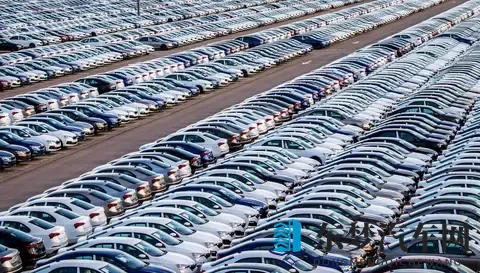 10月乘用车产量狂飙114%，零售为何逆势下跌？-3